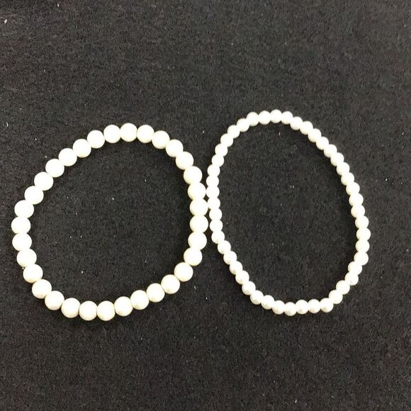 Bracelets Set up to faux pearl ￼ - Picture 1 of 3